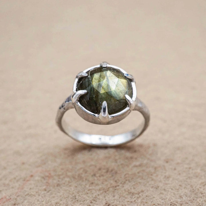Labradorite ring made of sterling silver 925