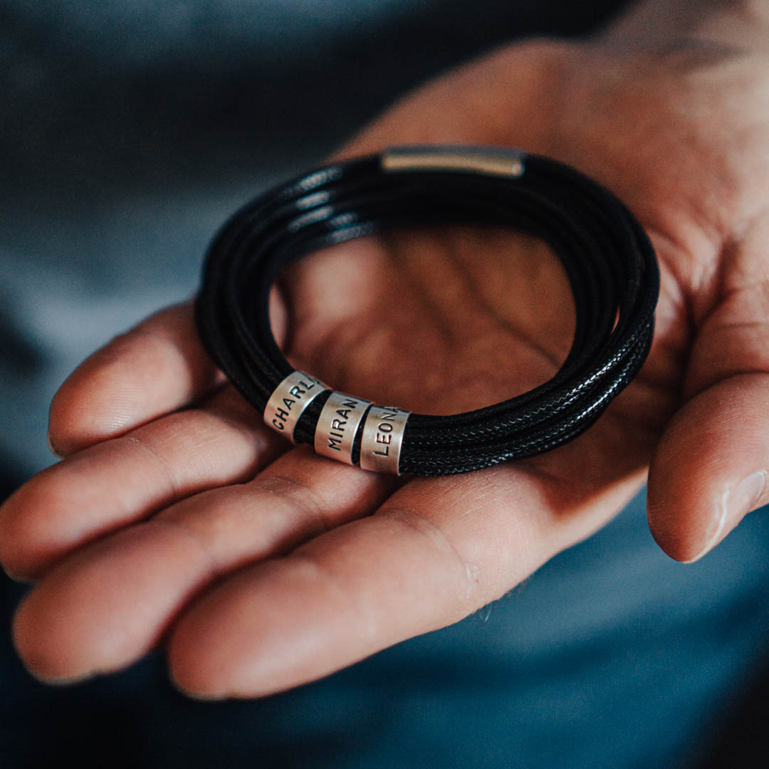 Veganes Wickelarmband in Schwarz mit Gravur auf Echtsilber - Lules Piek