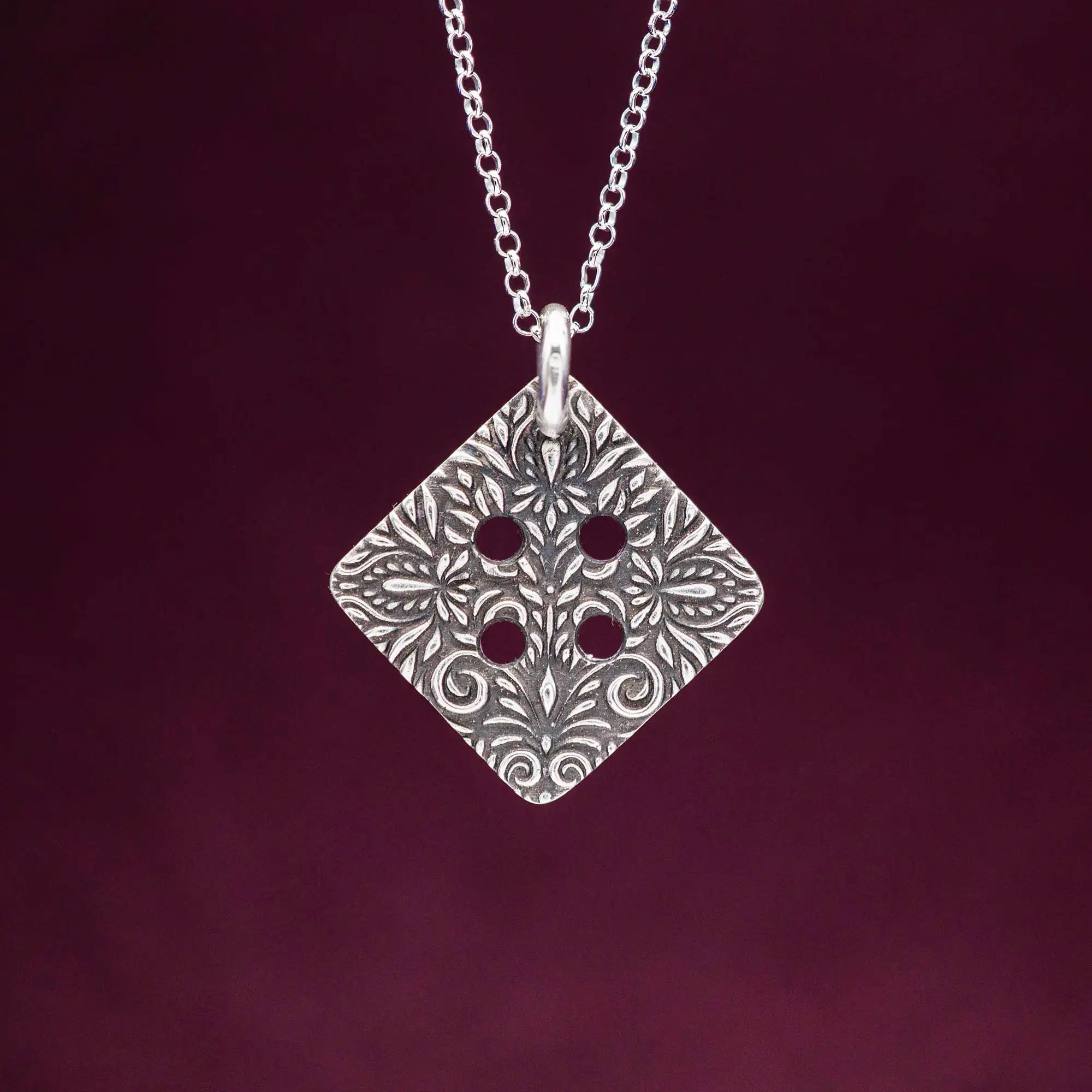 Ecken. Kanten. Knöpfe. - Die Geschichte hinter einer ganz besonderen Freundschaftskette