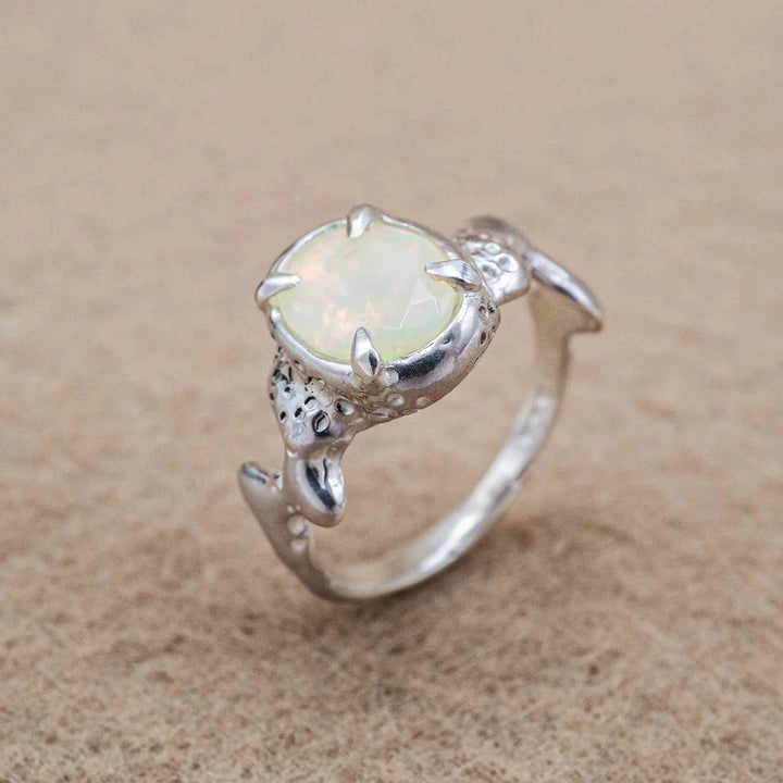 Opal Ring aus Silber 925 // Verlobungsring Unikat