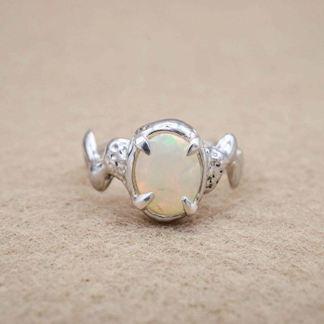 Opal Ring aus Silber 925 // Verlobungsring Unikat