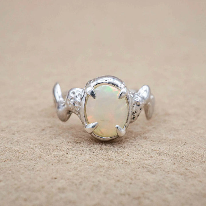 Opal Ring aus Silber 925 // Verlobungsring Unikat