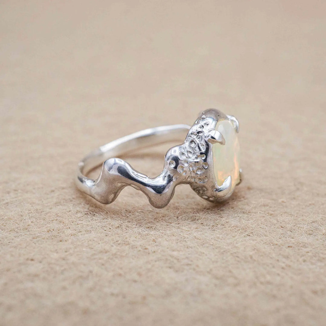 Opal Ring aus Silber 925 // Verlobungsring Unikat