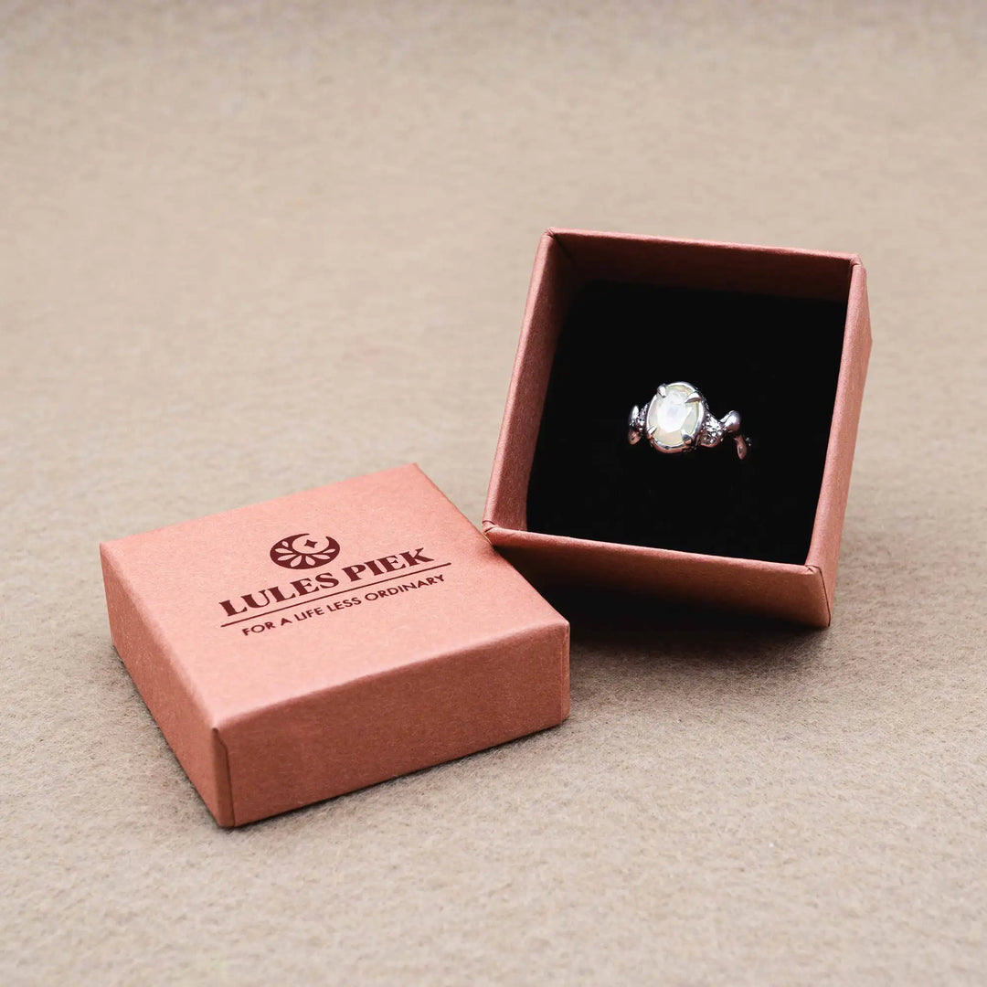 Opal Ring aus Silber 925 // Verlobungsring Unikat