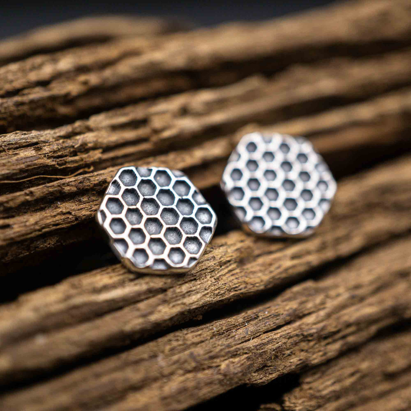 Echtsilber Honigwaben Ohrstecker mit Textur // Bienenwaben Ohrstecker