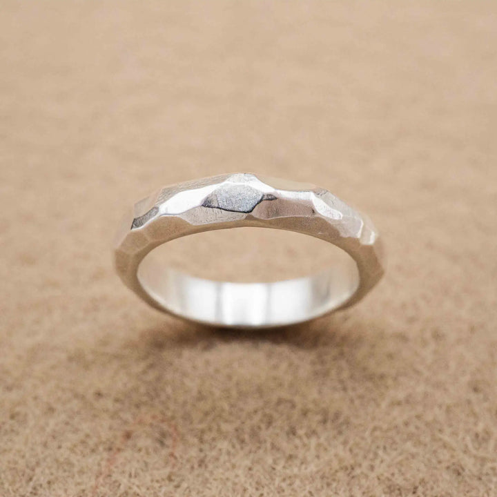 Facettierter Ring aus Silber // Unikat Ehering