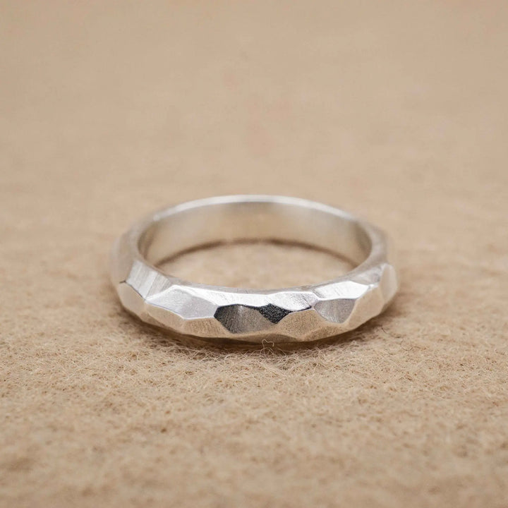 Facettierter Ring aus Silber // Unikat Ehering