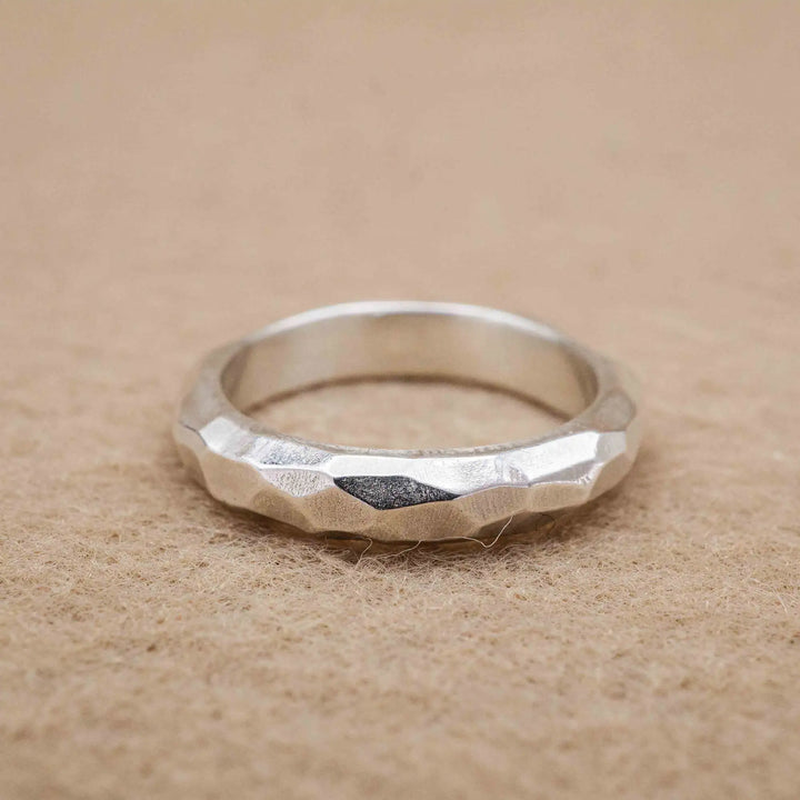 Facettierter Ring aus Silber // Unikat Ehering