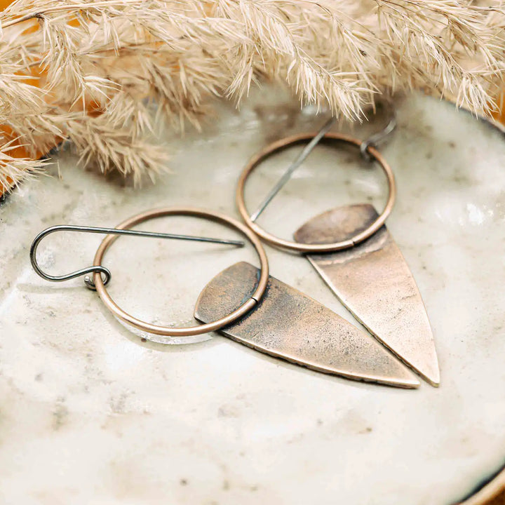 Goldene Statement Blatt Ohrringe aus Bronze