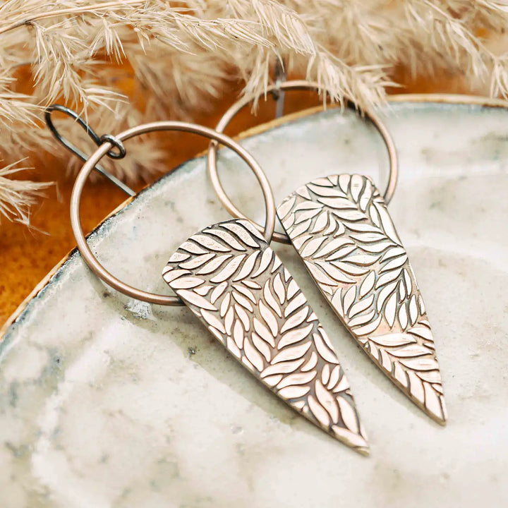 Goldene Statement Blatt Ohrringe aus Bronze