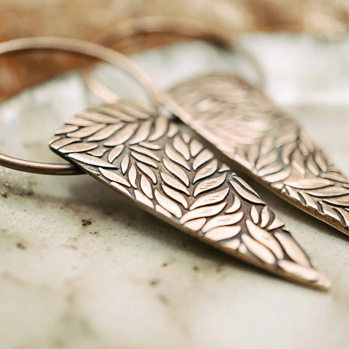 Goldene Statement Blatt Ohrringe aus Bronze
