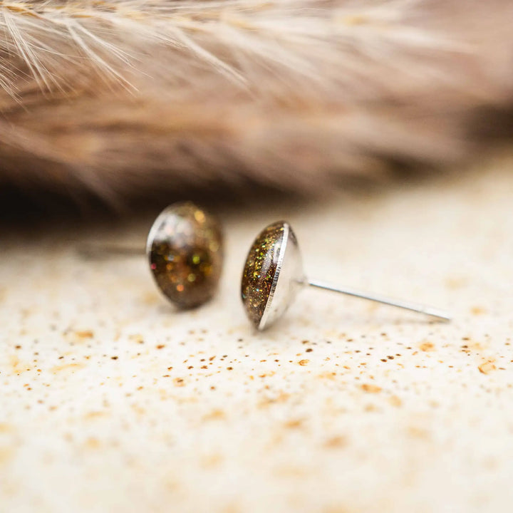 Kleine braune Glitzer Ohrringe // Galaxie Ohrstecker Herbst - Lules Piek