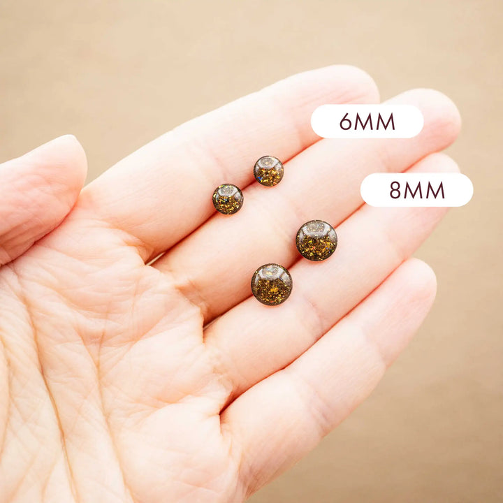 Kleine braune Glitzer Ohrringe // Galaxie Ohrstecker Herbst - Lules Piek