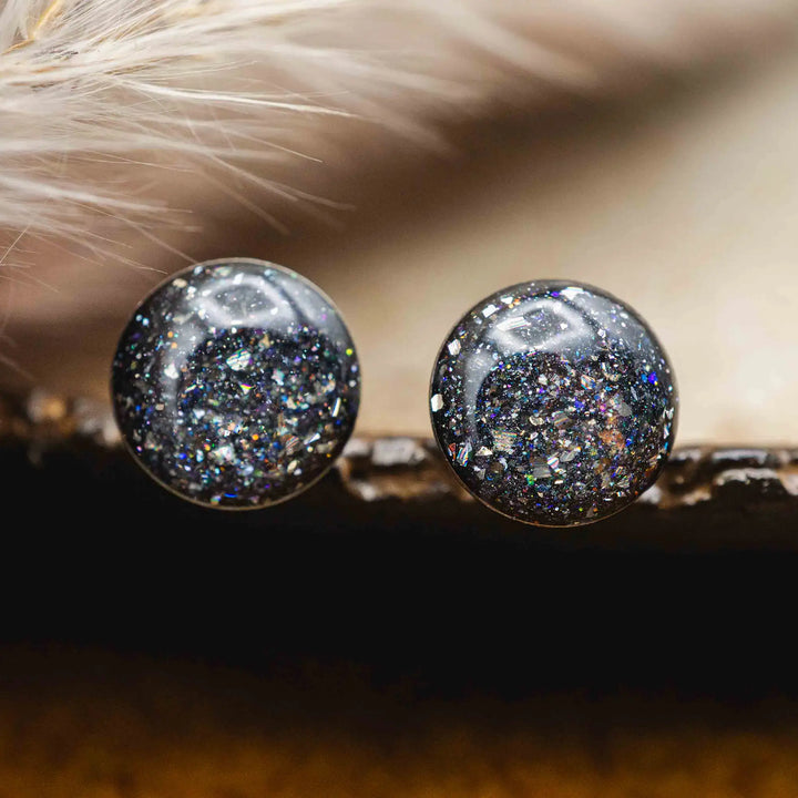 Kleine schwarze Glitzer Ohrringe // Edelstahl Galaxie Ohrstecker - Lules Piek
