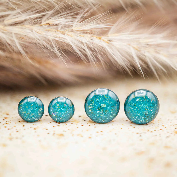 Kleine blaue Glitzer Ohrringe // Galaxie Ohrstecker türkis - Lules Piek