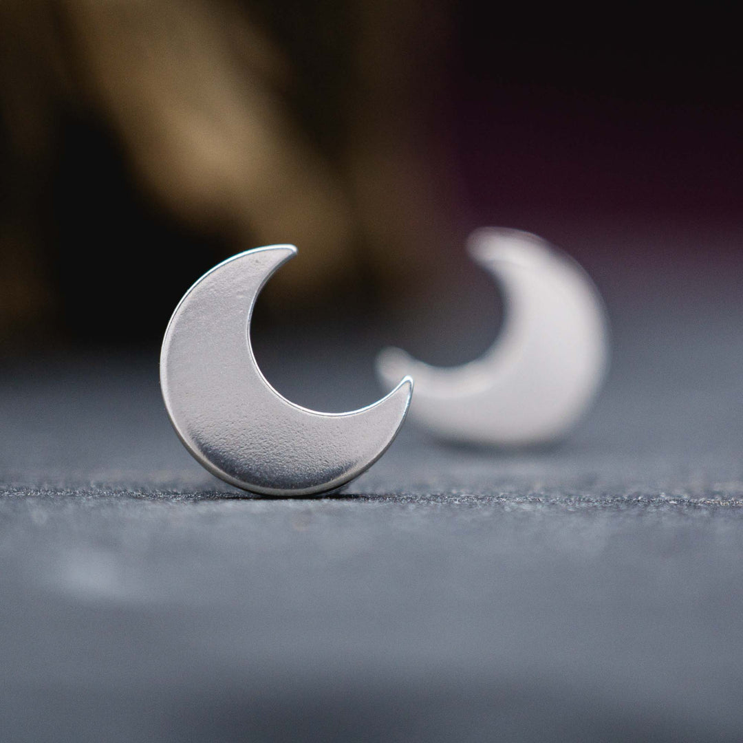 Real silver moon stud earrings // Luna