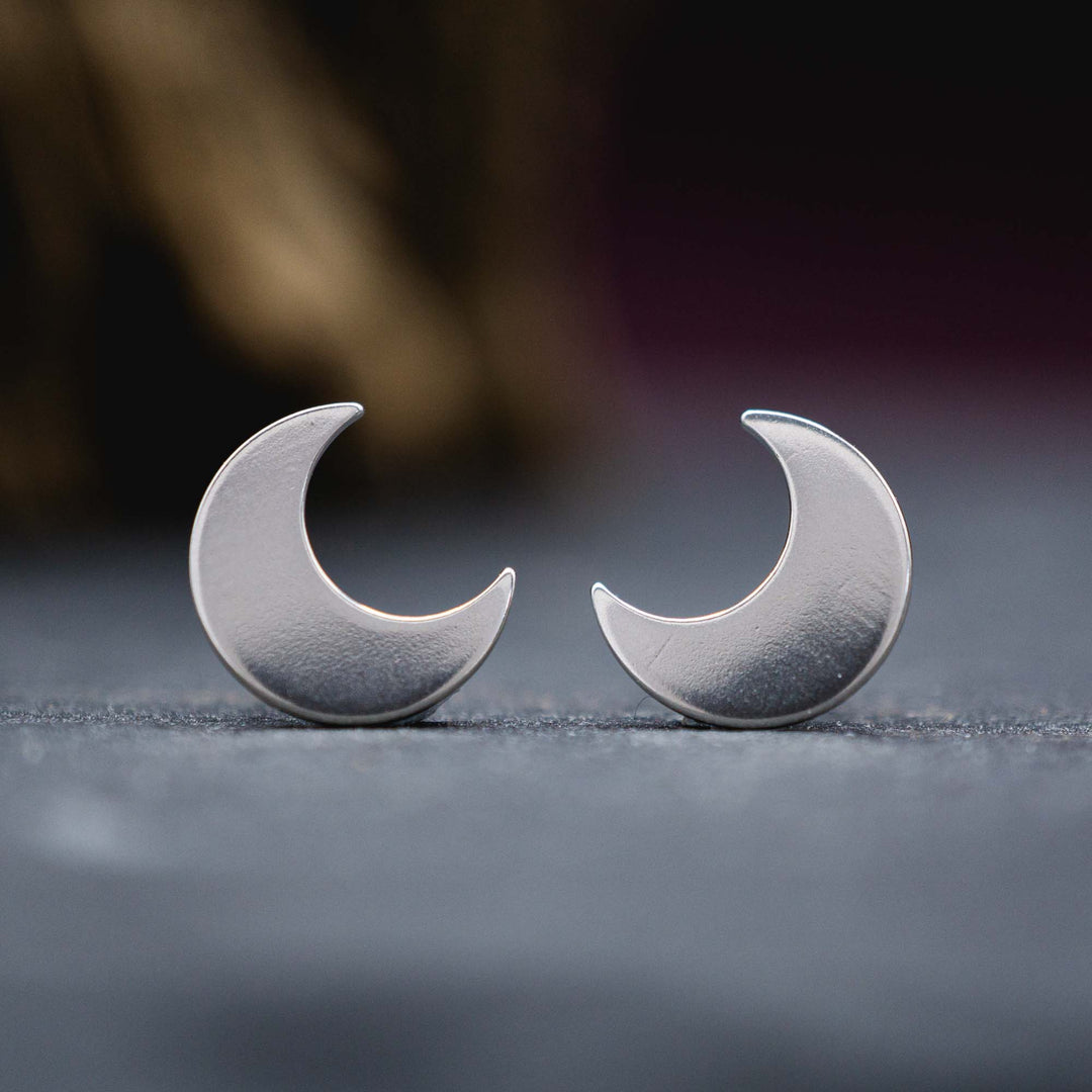 Real silver moon stud earrings // Luna