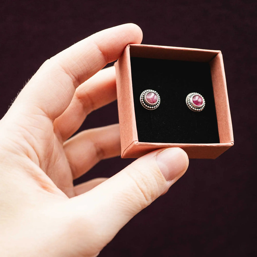 Kleine Turmalin Ohrstecker in Lila Violett aus Silber 925
