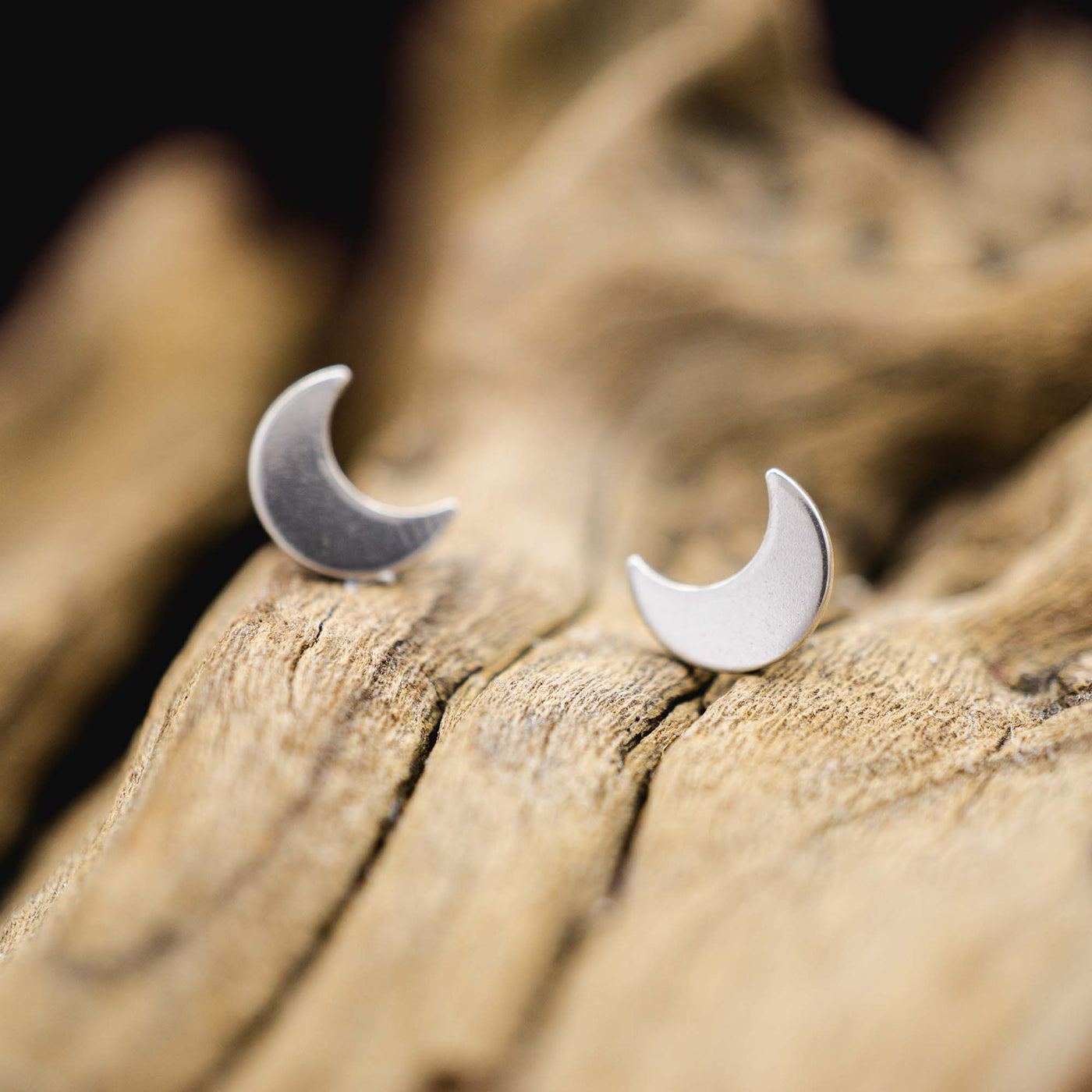 Kleine Mini Echtsilber Mond Ohrstecker // Luna