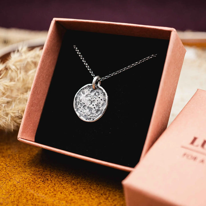 Mond Kette aus Silber 925 // Vollmond Kette mit Textur