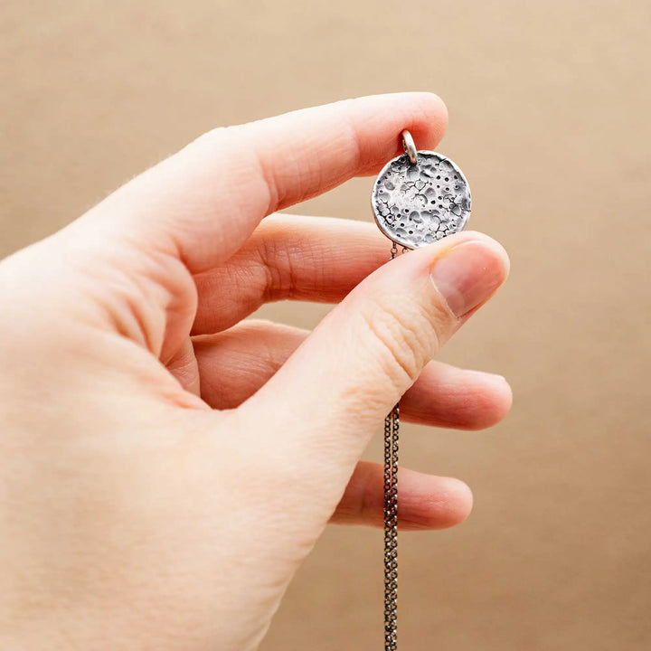 Mond Kette aus Silber 925 // Vollmond Kette mit Textur