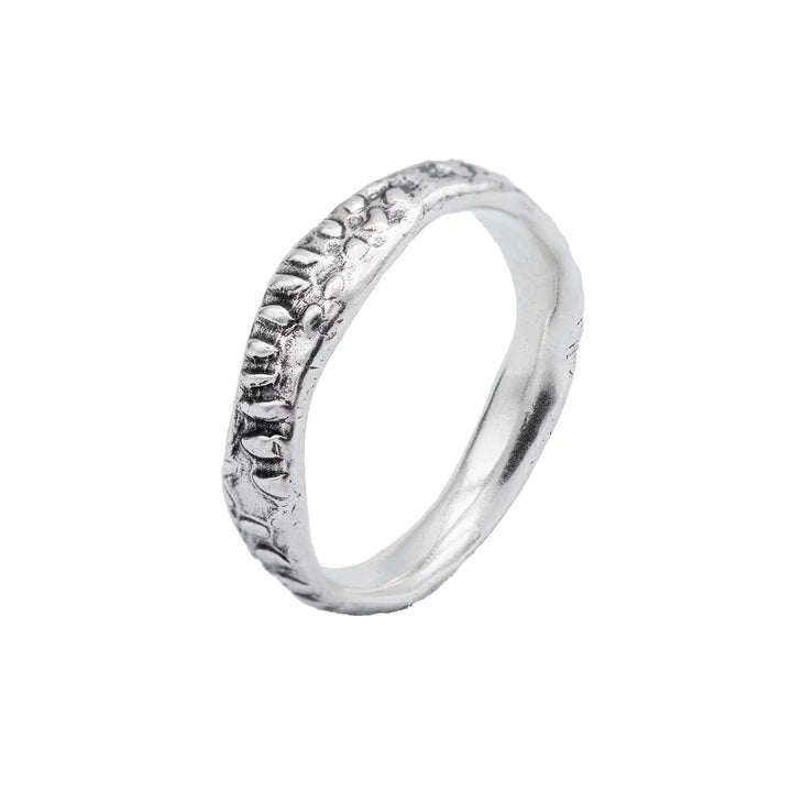 Organischer Ring aus Silber mit Textur
