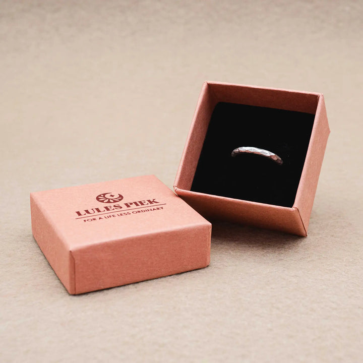 Zarter Facettierter Ring aus Silber // Unikat Ehering