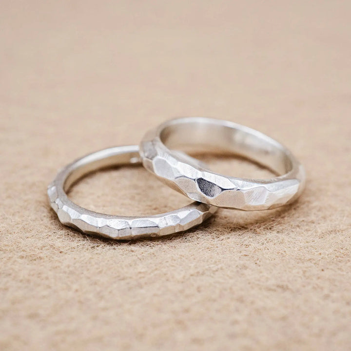 Zarter Facettierter Ring aus Silber // Unikat Ehering