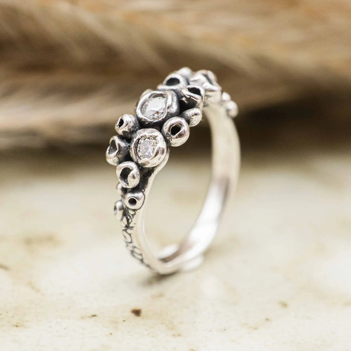Moissanit Ring aus Silber // Ring mit 3 Steinen