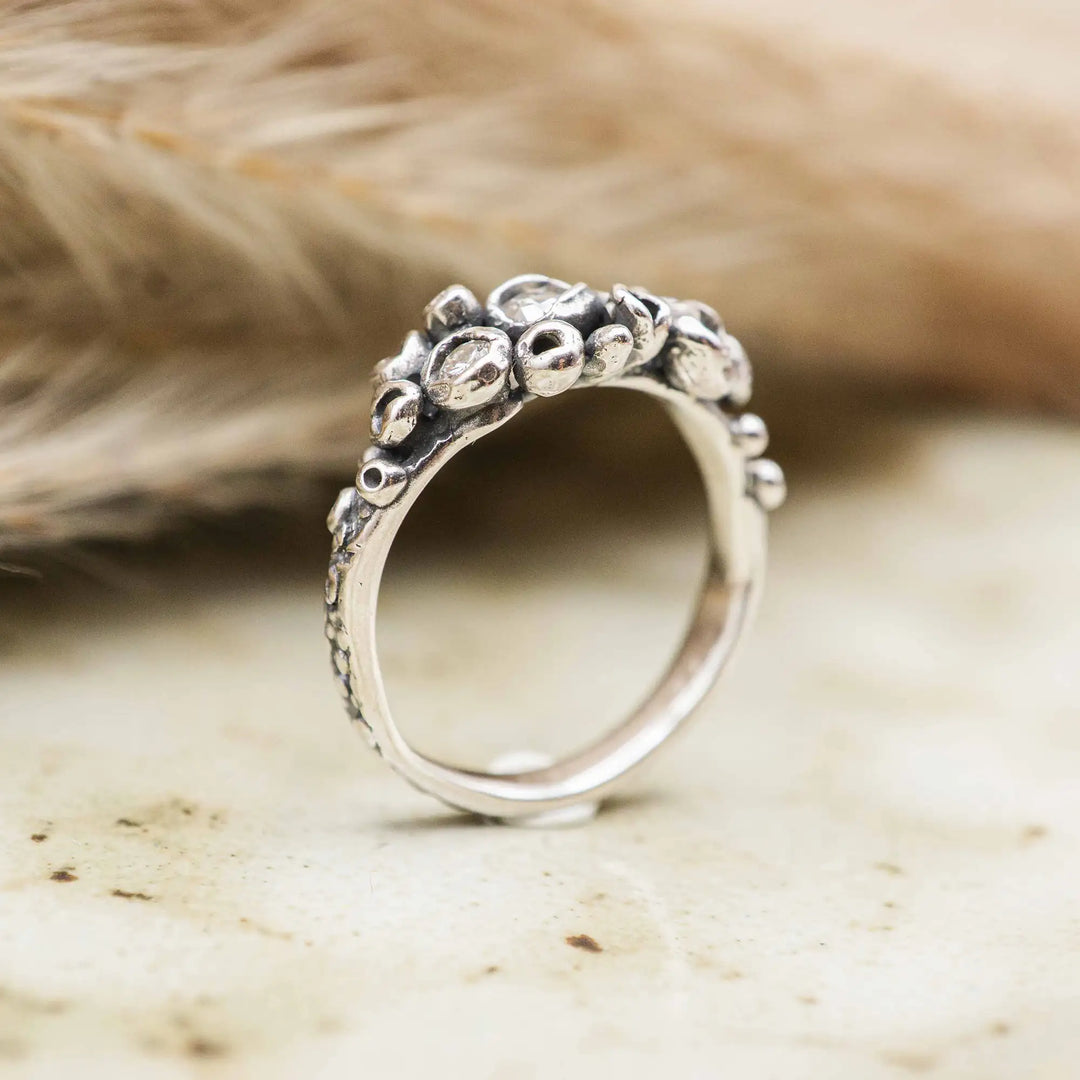 Moissanit Ring aus Silber // Ring mit 3 Steinen