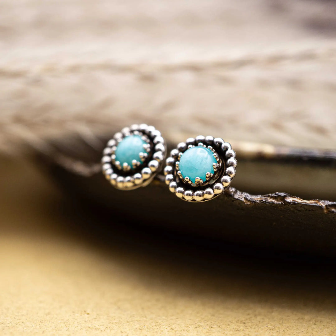 Ohrringe aus Silber 925 mit Amazonit – kleine Ohrstecker aus Silber mit Perlendetail