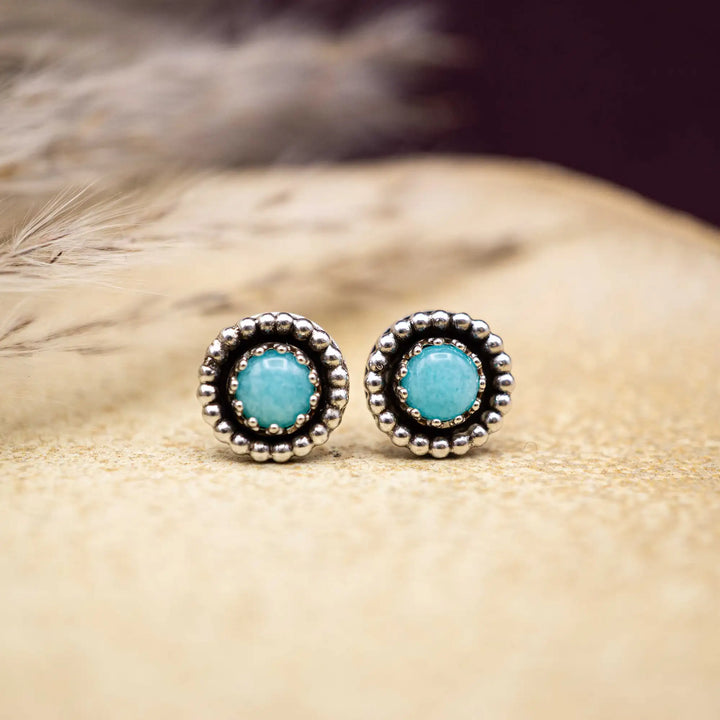Kleine Ohrstecker aus Silber 925 mit Amazonit – handgefertigter Silberschmuck für den Alltag