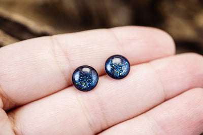 Mini Ohrstecker •Galaxie• in Saphirblau - Lules Piek