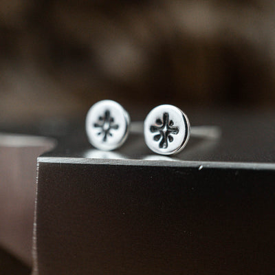 Kleine Mini Ohrstecker funkelnder Morgenstern aus 925 Echtsilber - Lules Piek