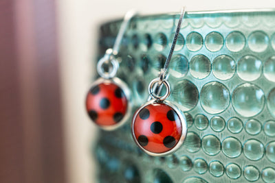 Kleine Marienkäfer Ohrringe •Ladybug• mit Edelstahl - Lules Piek