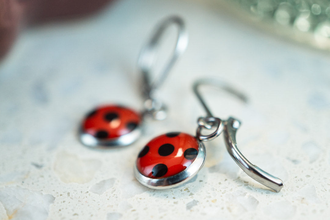 Kleine Marienkäfer Ohrringe •Ladybug• mit Edelstahl - Lules Piek