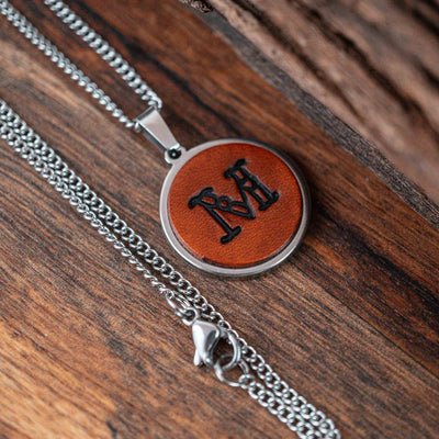 Kette aus Leder mit deinem Buchstabe - Mahagoni
