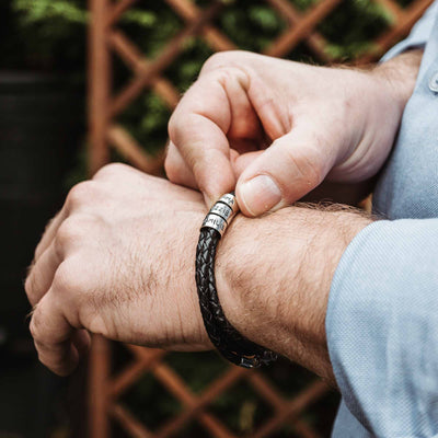 Lederarmband in Schwarz mit Gravur auf 925 Echtsilber