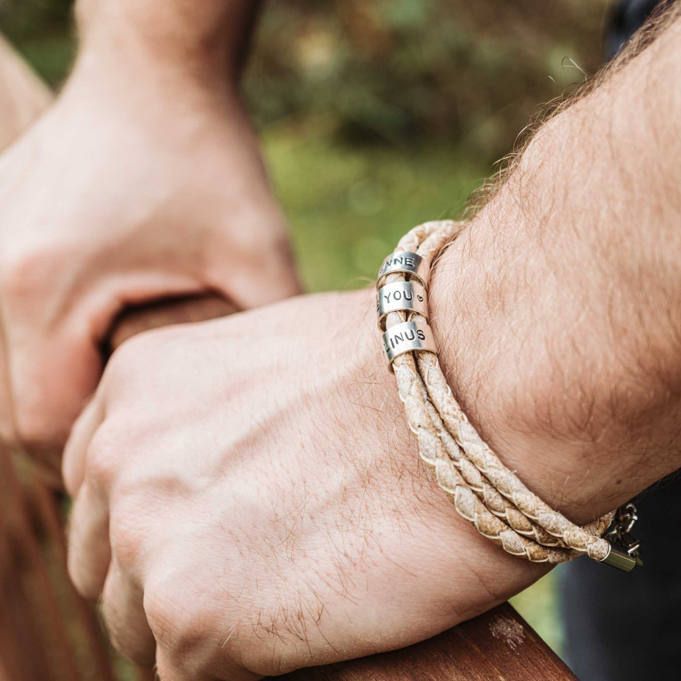 Lederarmband in Weiß Beige mit Gravur auf 925 Echtsilber
