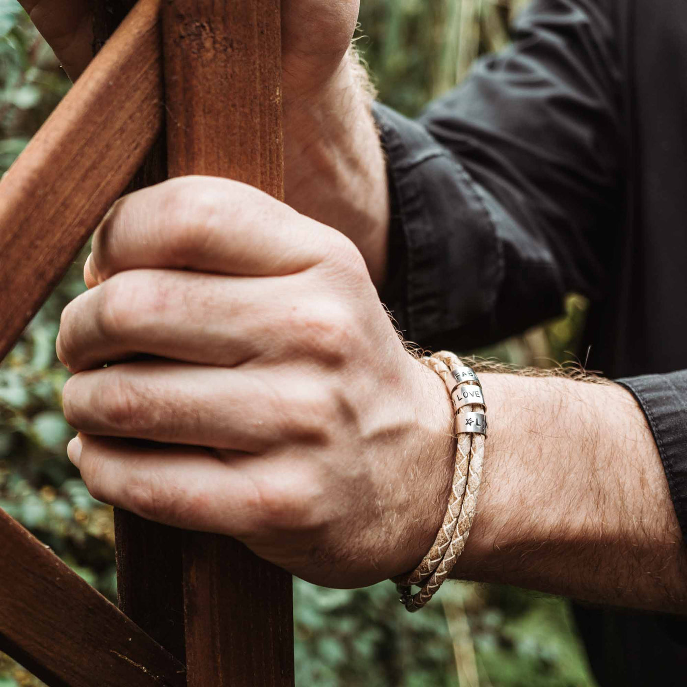 Lederarmband in Weiß Beige mit Gravur auf 925 Echtsilber