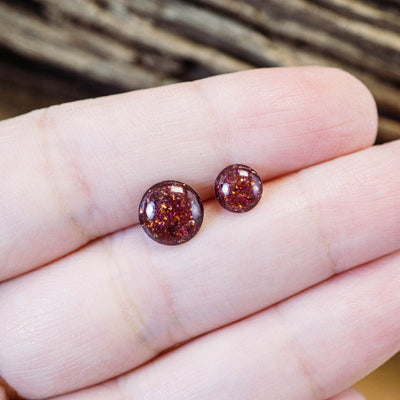 Kleine Mini Ohrstecker •Galaxie• in Weinrot - Lules Piek