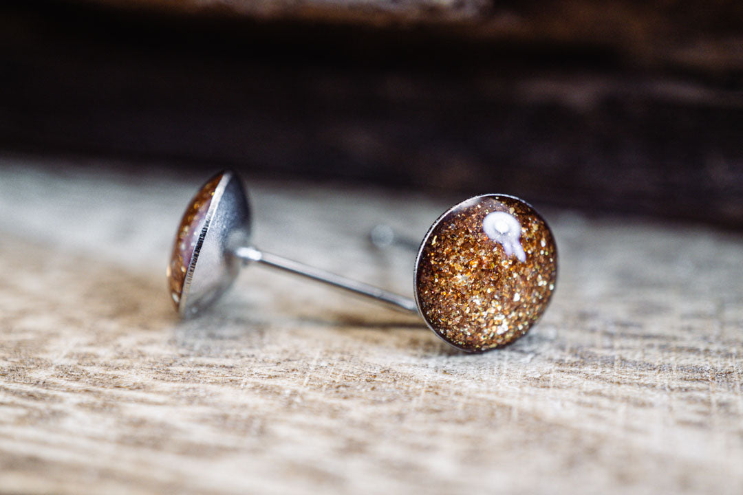 Mini Ohrstecker •Galaxie• in Goldbronze - Lules Piek