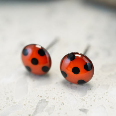 Kleine Marienkäfer Ohrstecker •Ladybug• mit Edelstahl - Lules Piek