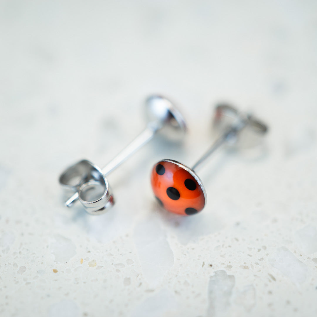 Kleine Marienkäfer Ohrstecker •Ladybug• mit Edelstahl - Lules Piek