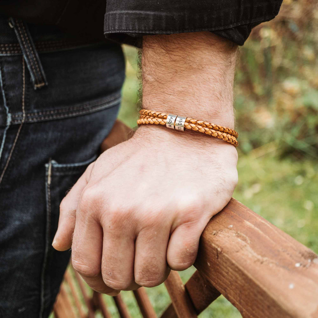 Lederarmband in Senfgelbem Sandbraun mit Gravur auf Echtsilber