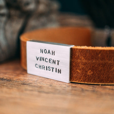 Lederarmband in Braun mit Gravur auf Echtsilber