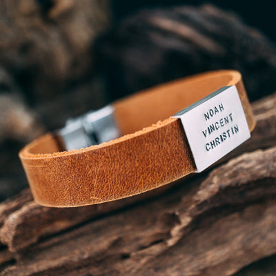 Lederarmband in Braun mit Gravur auf Echtsilber
