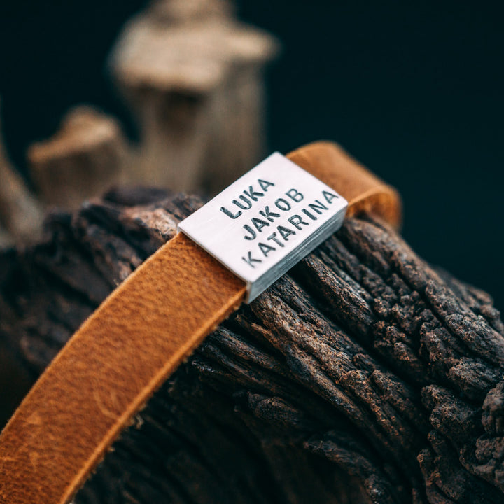 Narrow nubuck leather bracelet in cognac brown with engraving on real silver