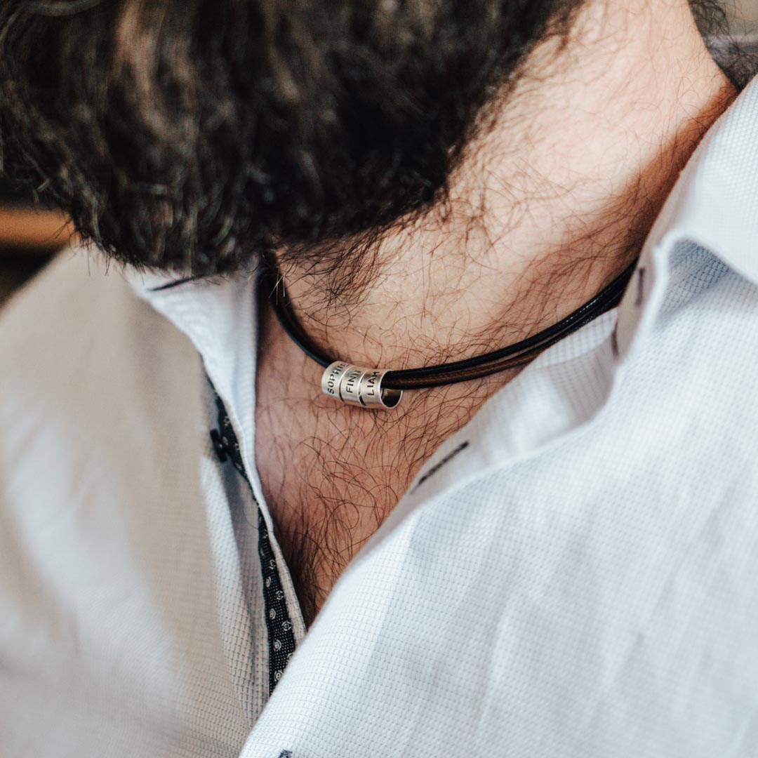 Vegane Halskette in Braun-Schwarz mit Gravur auf Echtsilber