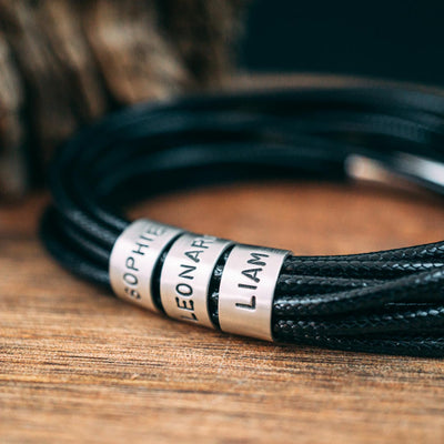 Veganes Wickelarmband in Schwarz mit Gravur auf Echtsilber - Lules Piek